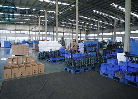 Équipement pneumatique d'essence de machine de forage de roche de la carrière YN27C de prise de main